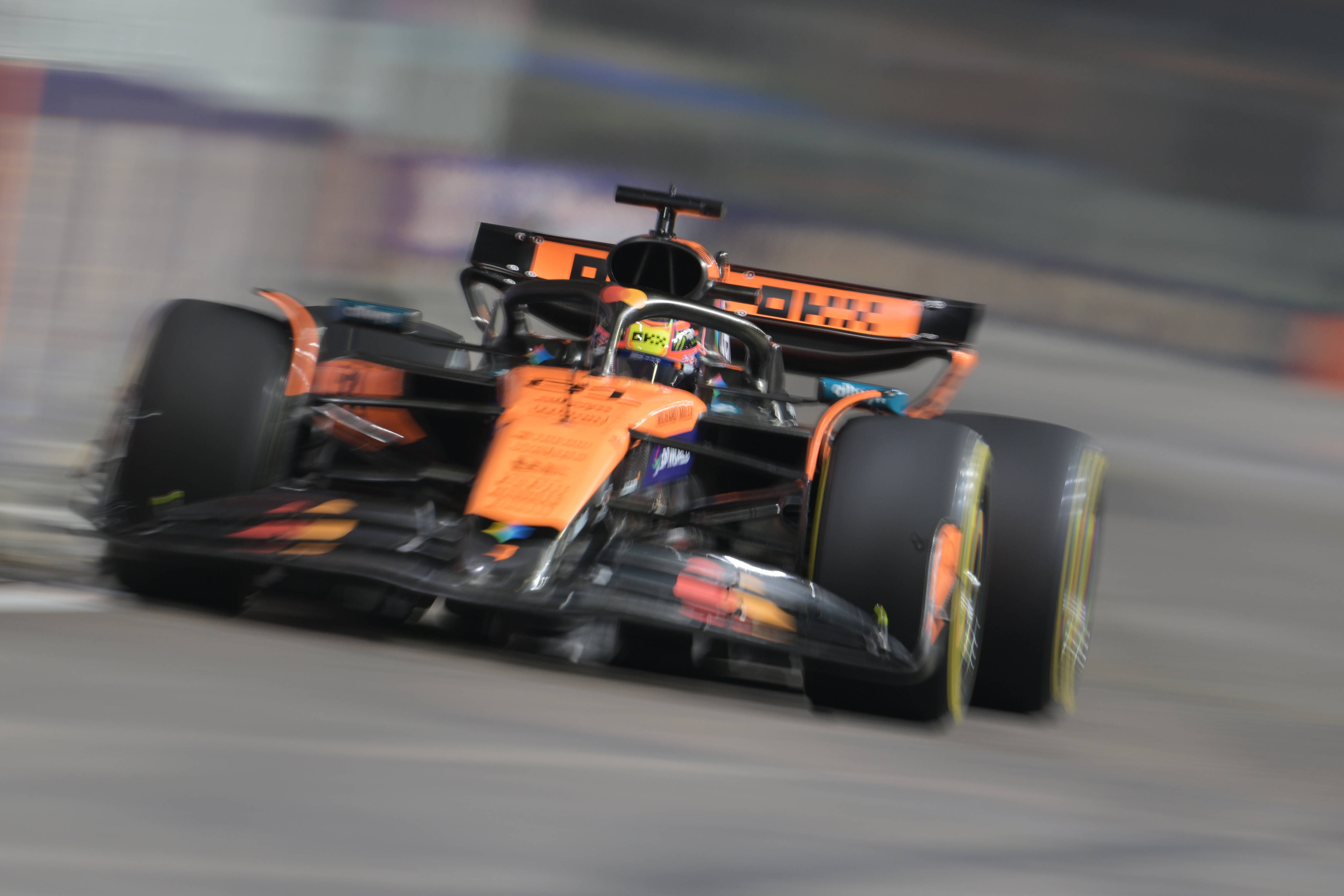 雷诺车队力克红牛二队，阿隆索状态火热