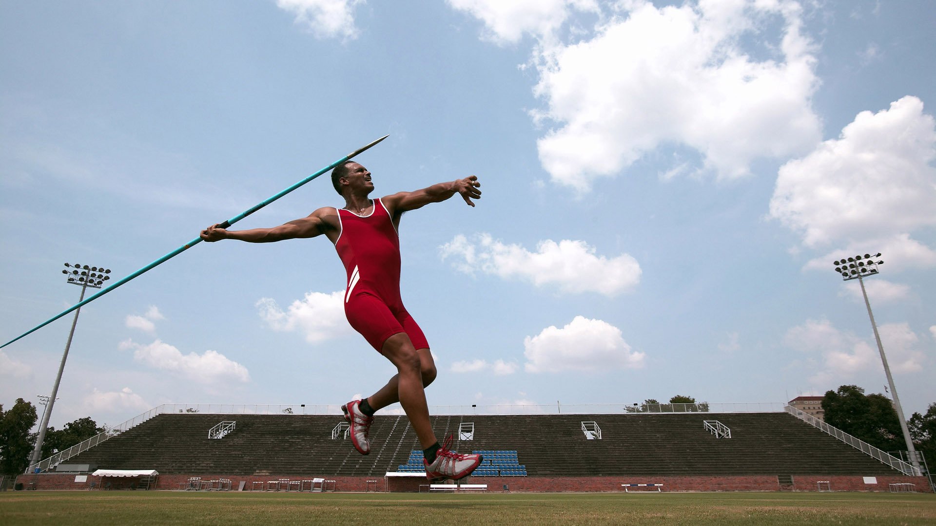 F1年度争冠之夜，德罗赞带动全队节奏