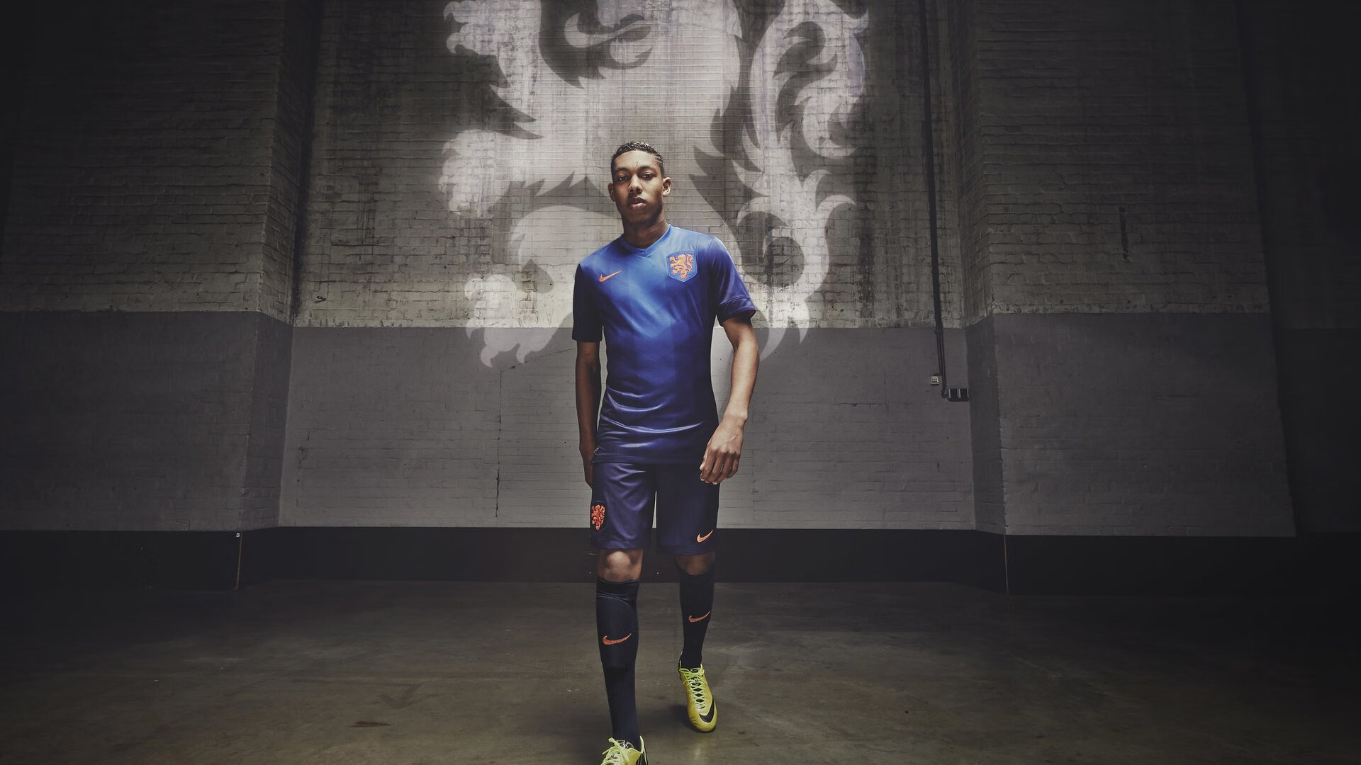 爱游戏娱乐-哈兰德西决接管比赛，AC米兰翻盘日本，体育叙事中的文化权力转移