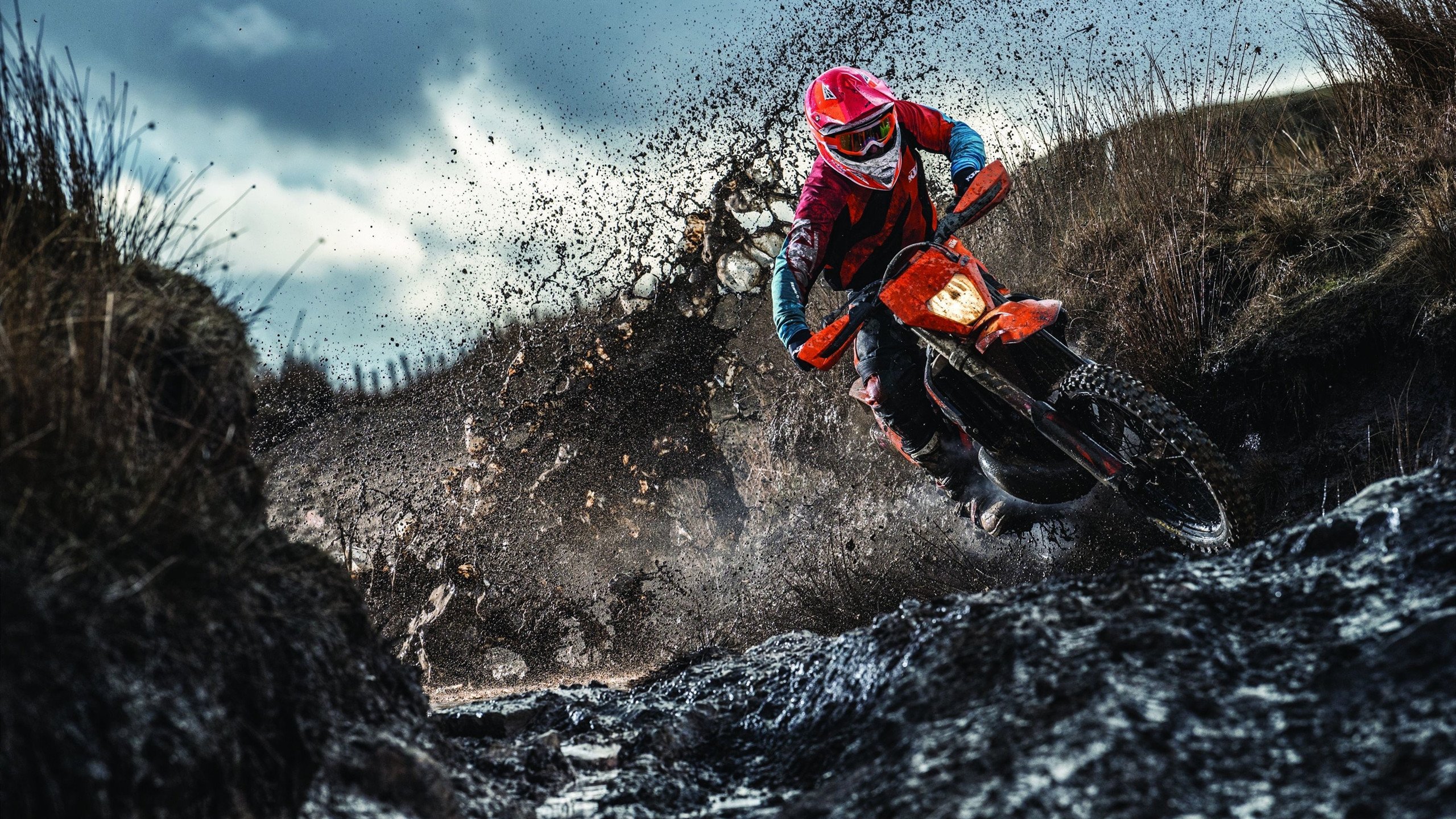 墨西哥全面压制卡塔尔，三笘薰成为关键先生